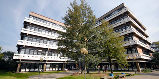 Gebäude Emil-Figge-straße 50 Gebäude Emil-Figge-Straße 50 im Sommer